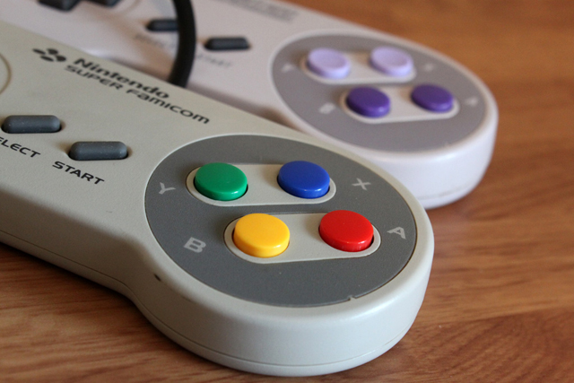 SNES_SFamicom_Controllers.jpg