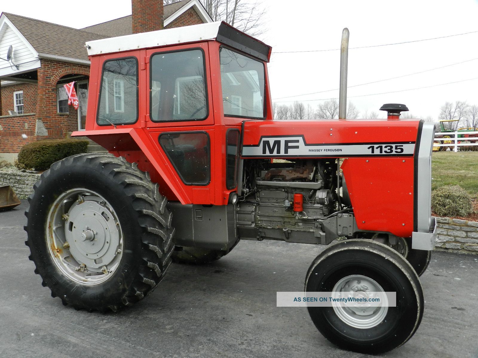 massey_ferguson_1135_tractor__cab___diesel_2_lgw.jpg
