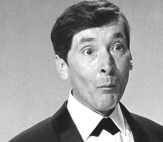 Kenneth-williams-article.jpg