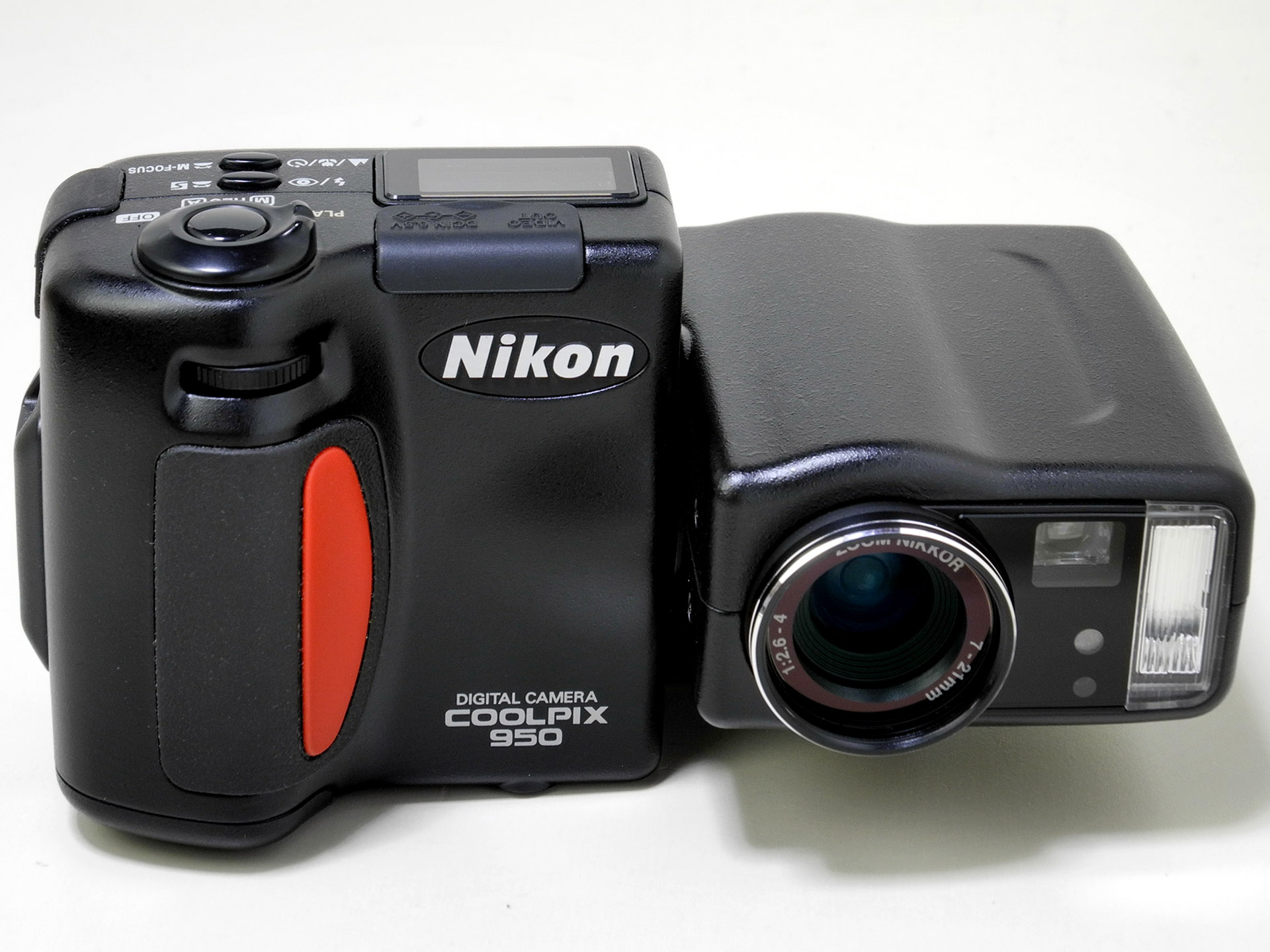 Nikon_COOLPIX_950.jpg