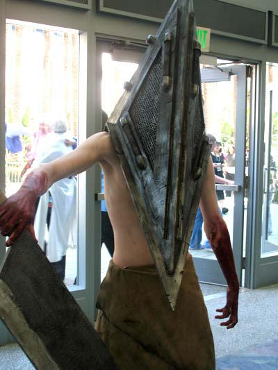 Pyramid_Head_Cosplay_05_by_Dark_Felix.jpg