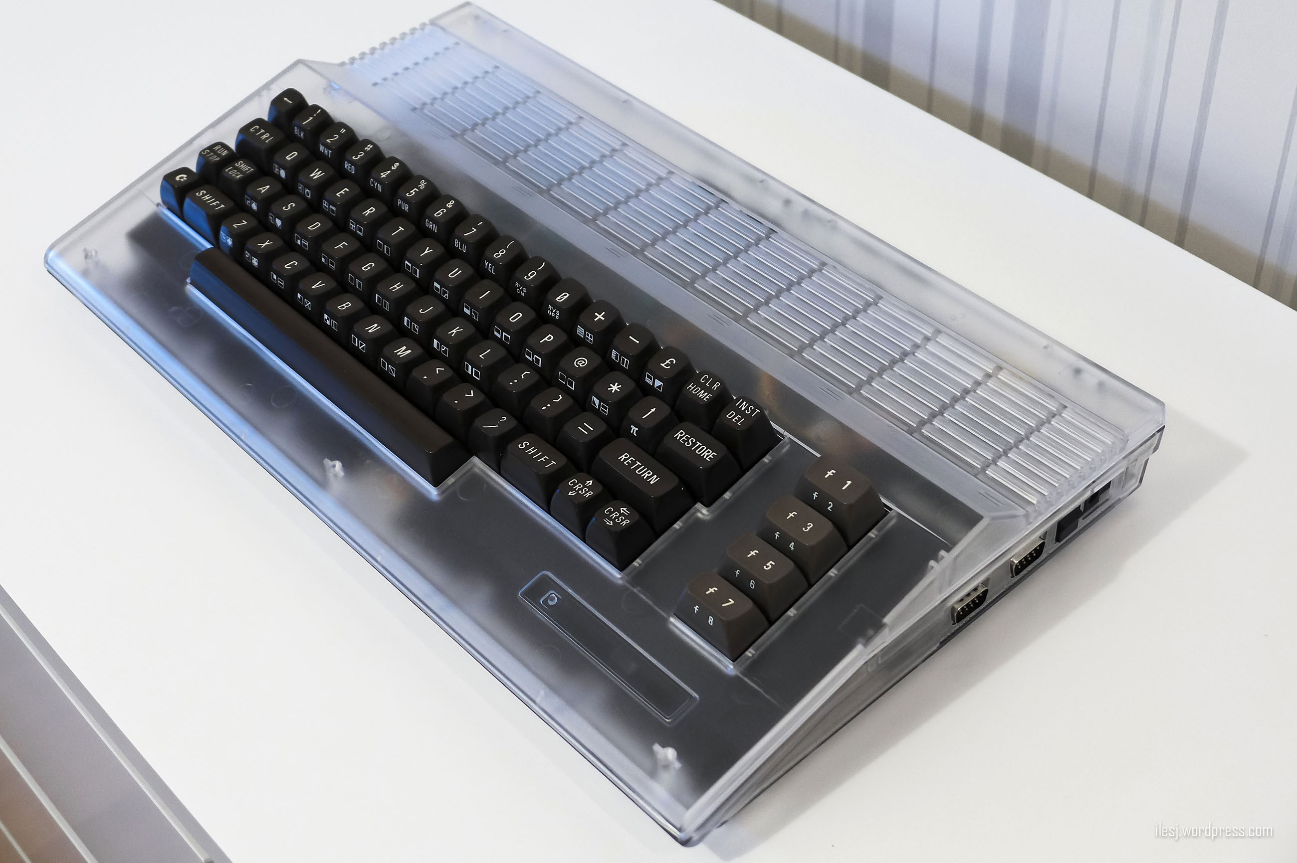 c64-reloaded-in-transparent-ks-64-c-case-p1010166.jpg