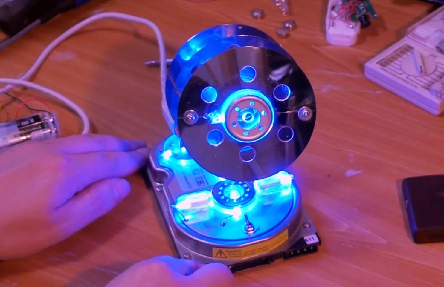 turn-hard-drive-into-desktop-led-penholder-hidden-drive.w654.jpg