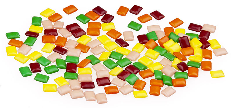800px-Chiclets-Candies.jpg