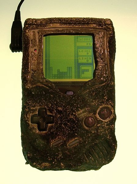 448px-Game_boy_damaged_in_the_gulf_war.JPG