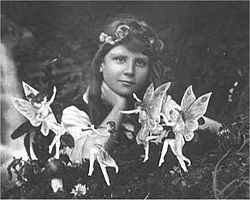 250px-Cottingley_Fairies_1.jpg