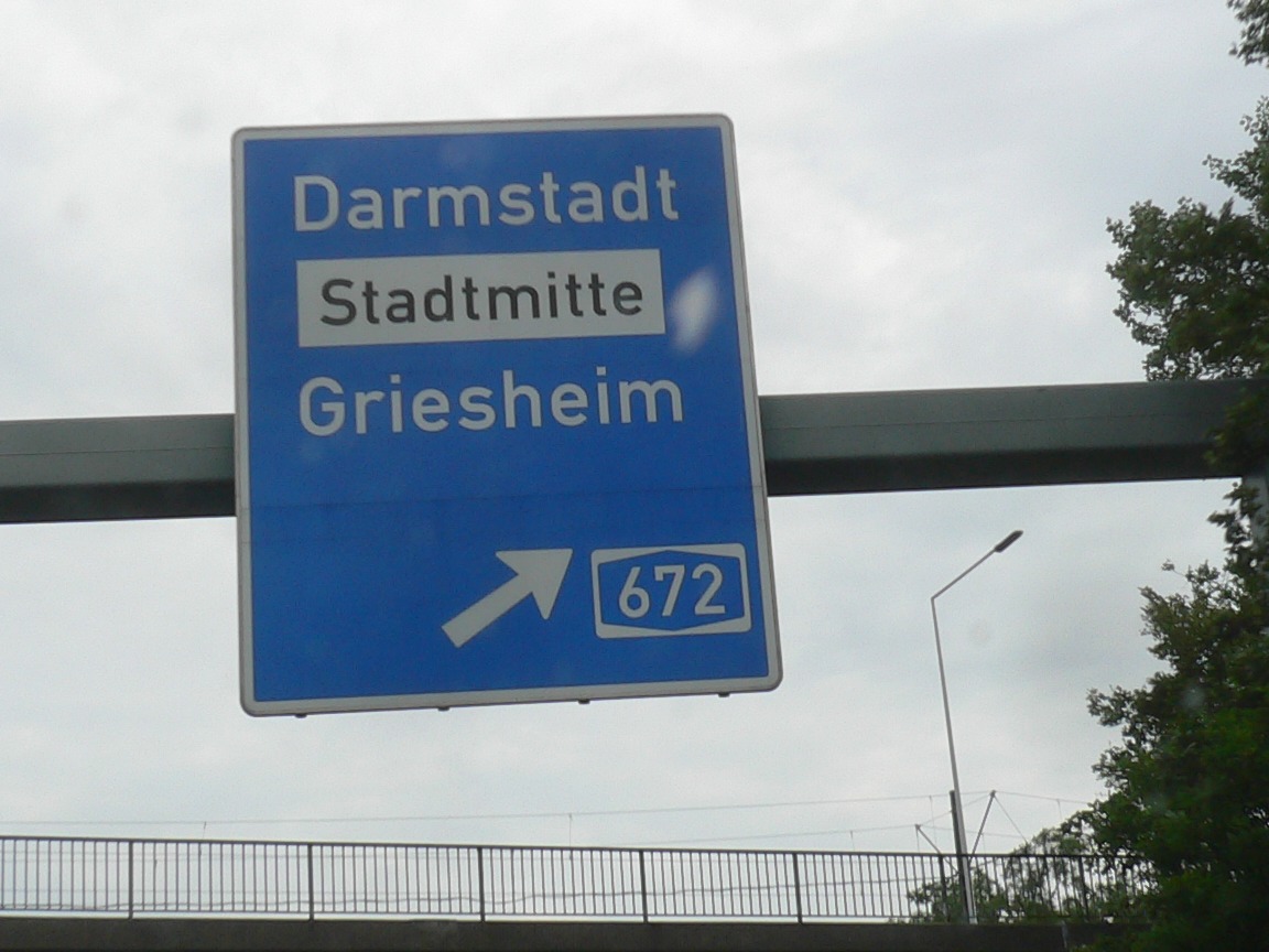 Darmstadt_a-672-sign_20060621_520.jpg